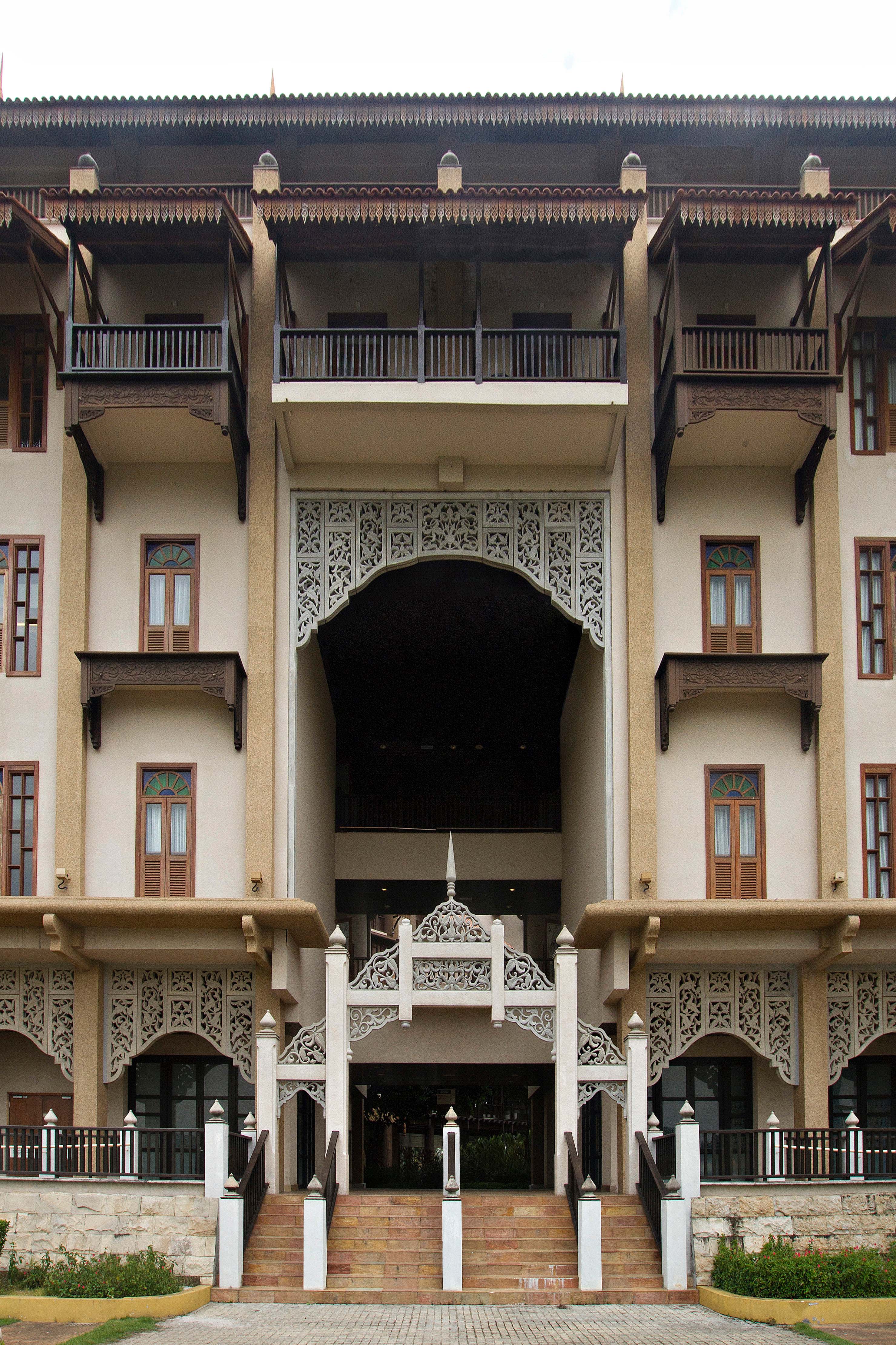 Islamic Architecture Luxbee Com My Malaysia Double Tree By Hilton Putrajaya Lakeside 01 1